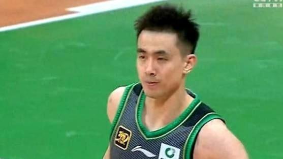 狂胜28分！辽宁男篮主场轻取青岛，张镇麟化身“五星战士”