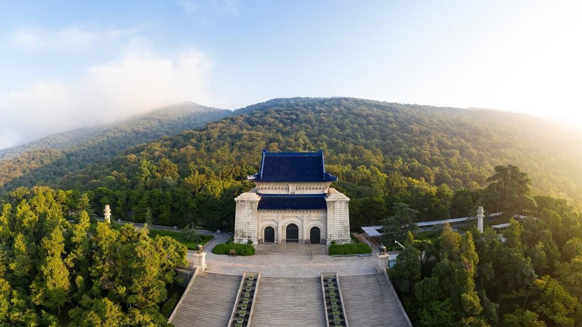 探秘中山陵，领略历史与自然的交融