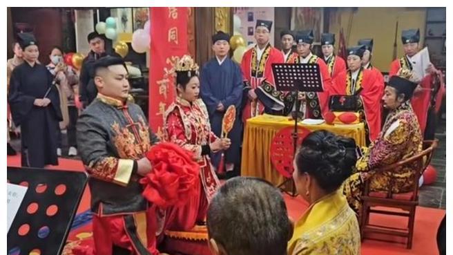 河北女道士结婚现场，紫袍天师证婚，婚书上报天庭堪比生死状