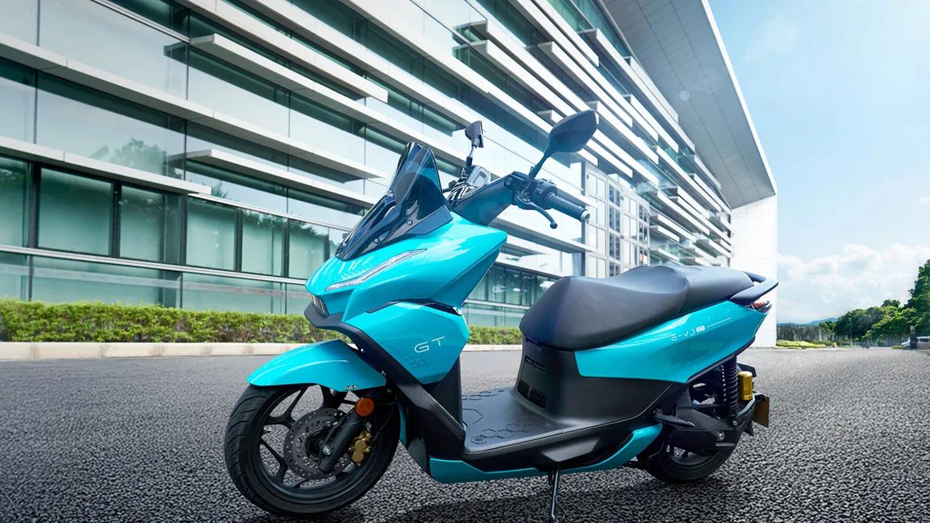 售价5499元起，五羊本田多款新车发布，旗舰平踏板值得了解