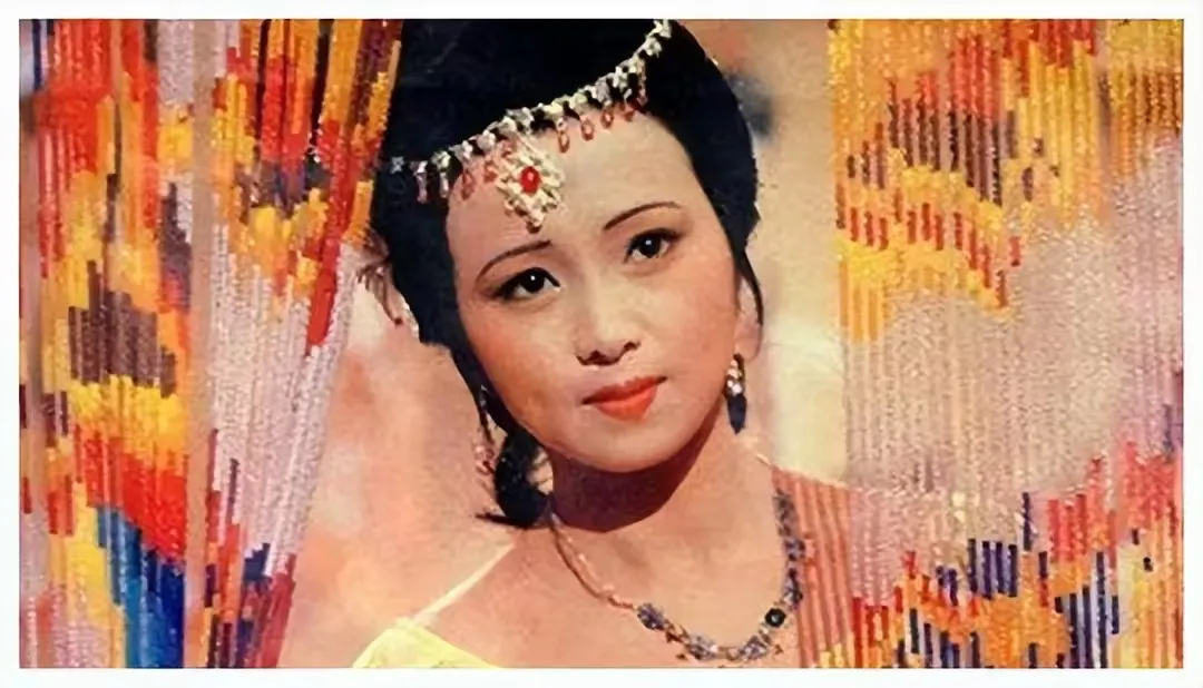 秦可卿死亡的真实原因，尤氏比谁都清楚，难怪她在秦可卿死后装病