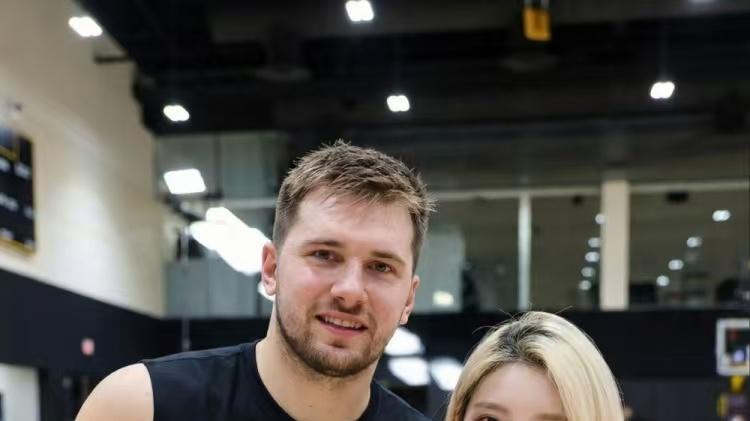 洛杉矶新的王，东契奇正在兑现天赋，佩林卡那场交易的含金量还在上升