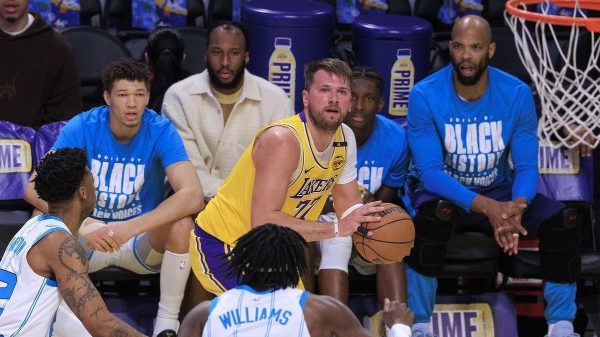 不配赢！詹姆斯空砍26+7+11！三球完胜东契奇，布里奇斯打爆湖人