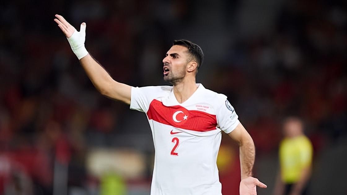 意甲悍将自由转会搅动英超 曼联抢占先机红蓝争夺加剧