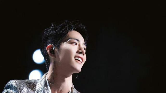 肖战三登湾区升明月！唱《整晚的音乐》自带乐队燃炸舞台