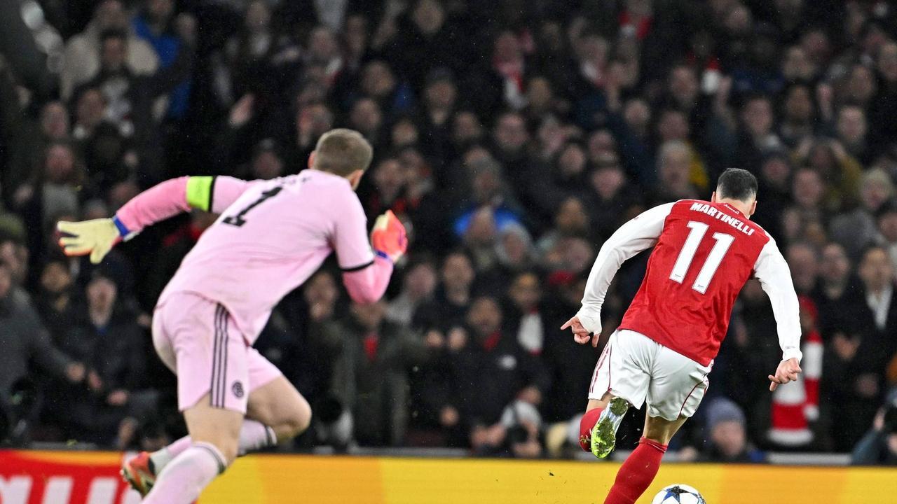 诺伊尔狼狈失误, 马丁内利激情滑跪, 塔子哥振臂, 全场沸腾堪比夺冠