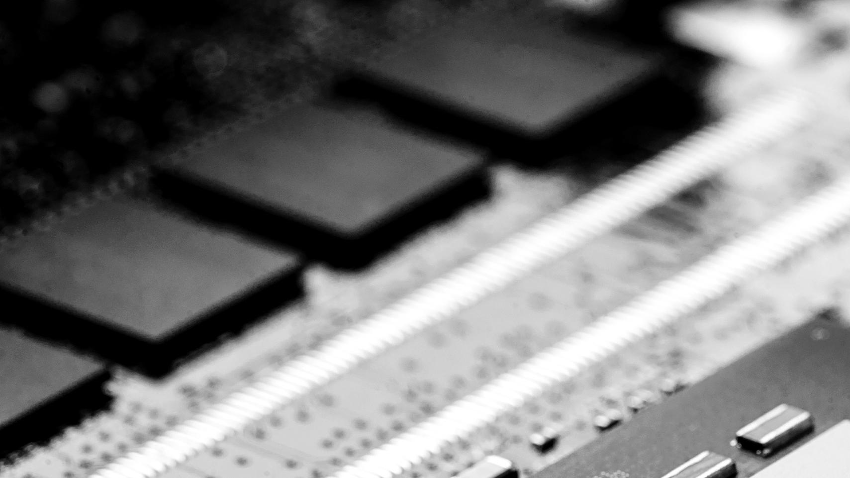 荷兰政府为何甘当美国马前卒，不惜摧毁欧洲汽车产业链？