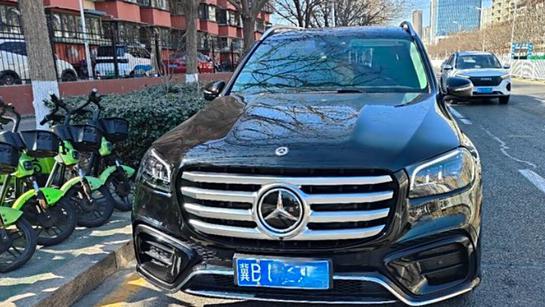 血贵，油耗17.4，奔驰GLS450车主：脚进油缸，5600公里后破防开麦