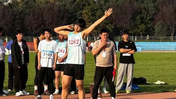 西安新高教职业高中学子在2025年灞桥区中小学生田径运动会中喜获佳绩
