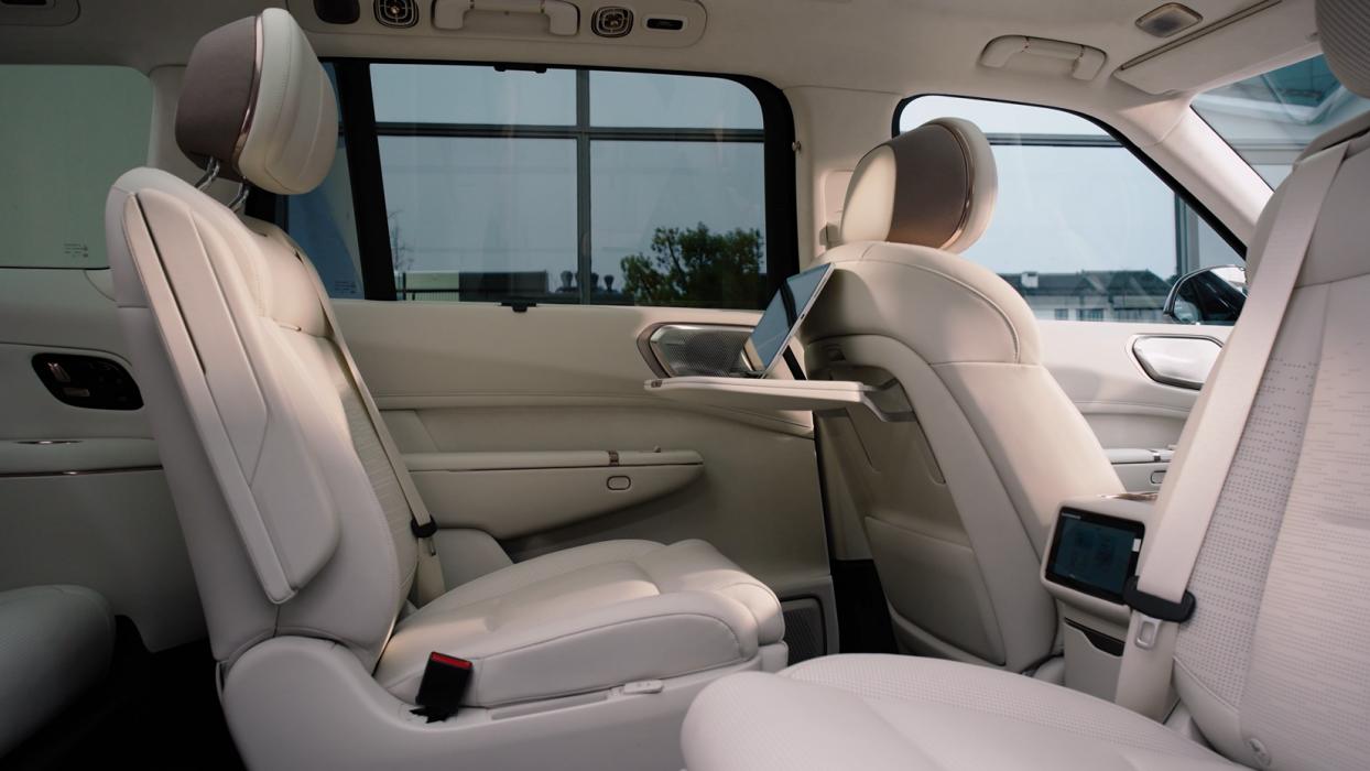 连续几月稳居销量前三，领克900把大六座SUV做成移动家庭公寓