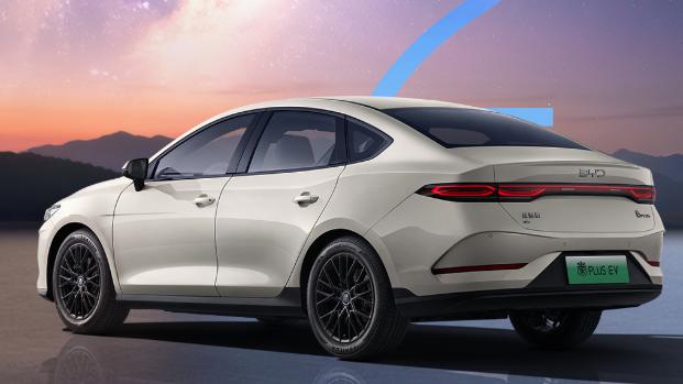 6.98万起，全新比亚迪家轿上市！超级混动/智驾/大空间，很厚道