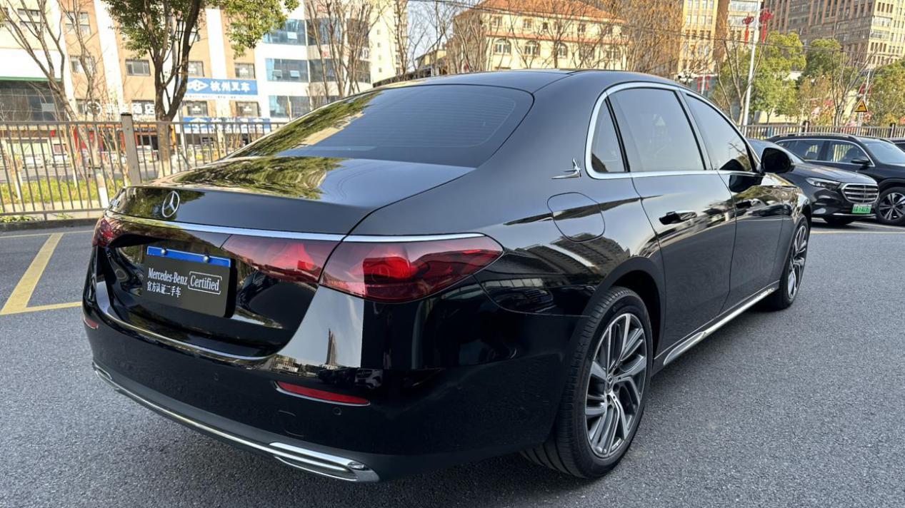 准新轿跑，优雅出行新选择——二手奔驰E级E300L时尚型