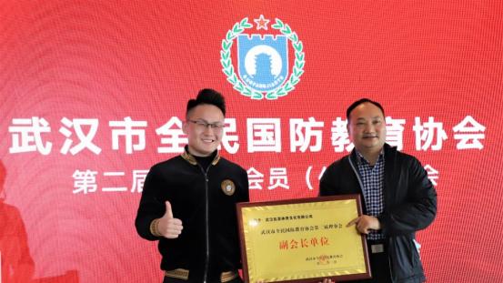 荆楚底色 · 军人本色 拓美学校掌门人—龚轩