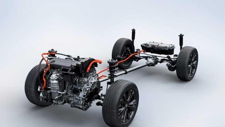 插电混动和油车哪个值得买？新趋势与老经典的博弈！你会如何选择