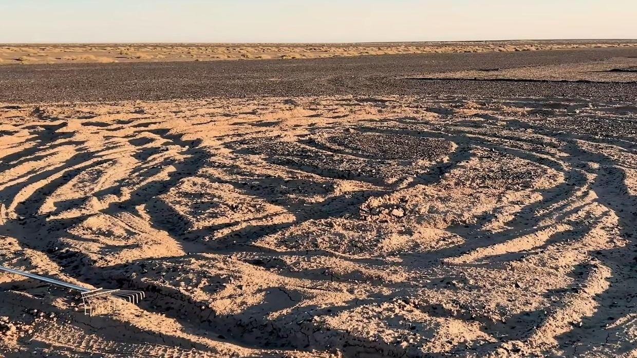 为修复这几个大字，他动用了在轨卫星，人民空军都为他点赞