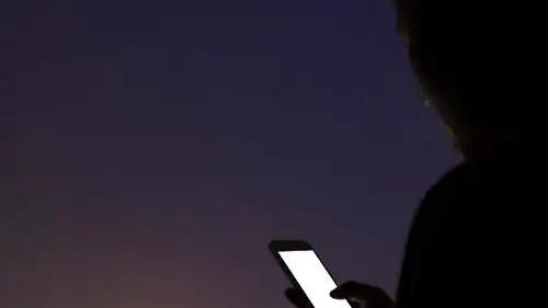 608 万拆迁款与我无关，母亲大寿我伤心欲绝缺席，婚礼上弟弟文件让我众叛亲离