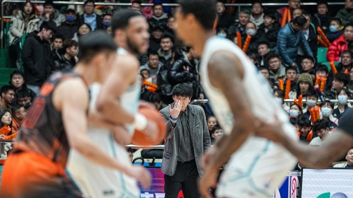 七连胜将现，辽宁恐成绿叶，山东祭出炸豹式