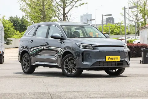 插混SUV蓝电E5 PLUS先享版，大5座享7座，真续航165km，太香了！