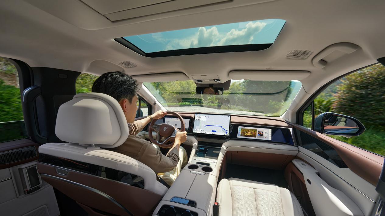 2026款夏天神之眼B + 218KM纯电续航加持，开启家用豪华MPV新时代