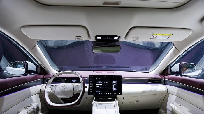 奕派科技全系登陆2025广州车展 eπ007+展现硬核实力引爆全场