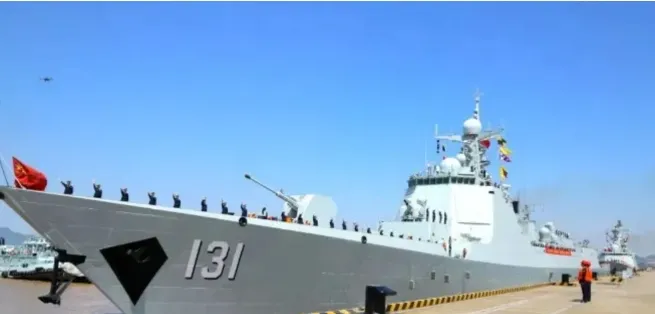 台海动真格了：台军2舰拦截我军1舰，过程惊心动魄，台军说话都带颤音