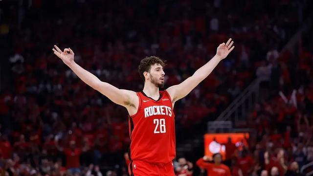 杜兰特失误致命！火箭110-121被马刺逆转，申京25+9+8，汤普森14+7+3