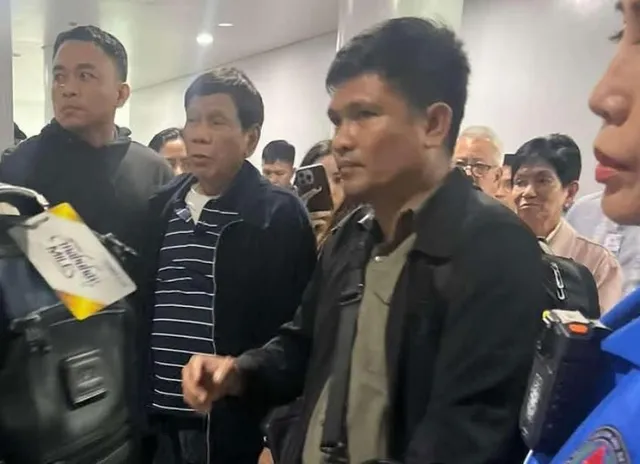 杜特尔特以身饲虎，主动回国投网，只为能给女儿博出条“生路”