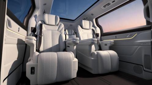 超级AI增程吉利银河 V900广州车展全球首秀 “三排平权”重塑豪华出行新体验