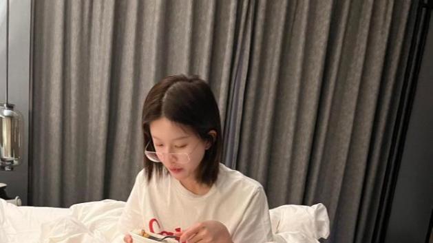 玩砸了！前工作人员、于正纷纷喊话赵露思别忘本，康复速度疑点多