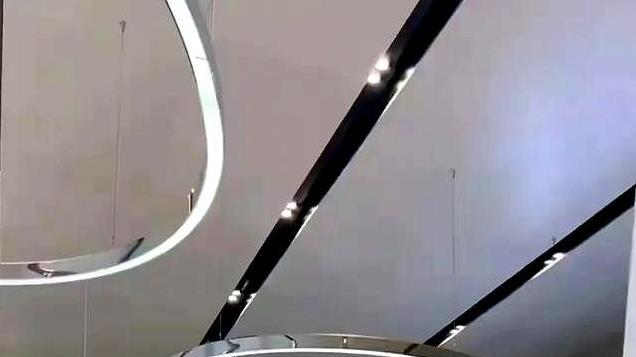 准车主看风云T8：续航2000公里，月省1000？别急，先试试再说