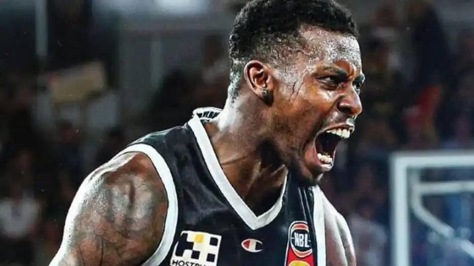 广东新援迎首秀，1米96前锋加盟山西！福建官宣库克，朱旭航复出