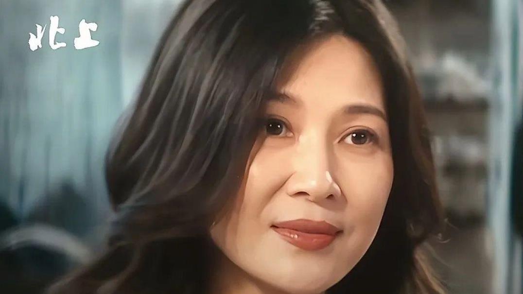 央视《北上》6位“半老徐娘”，剧中土里土气，可本人却美得冒泡