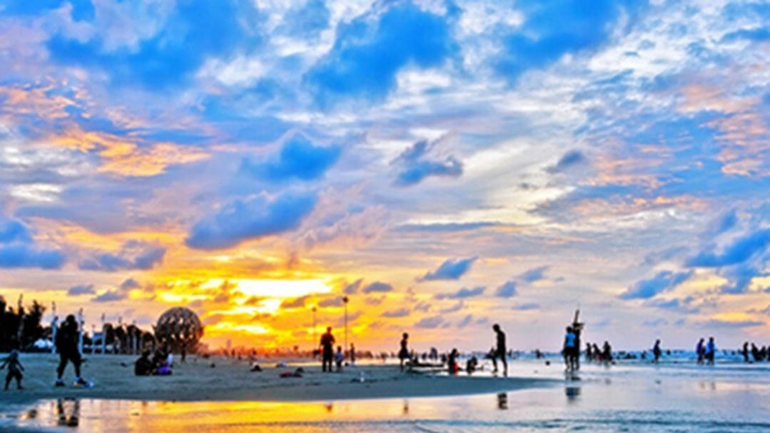 西藏拉萨哲蚌寺辩经现场，唐卡绘制体验，宗教文化深度解读