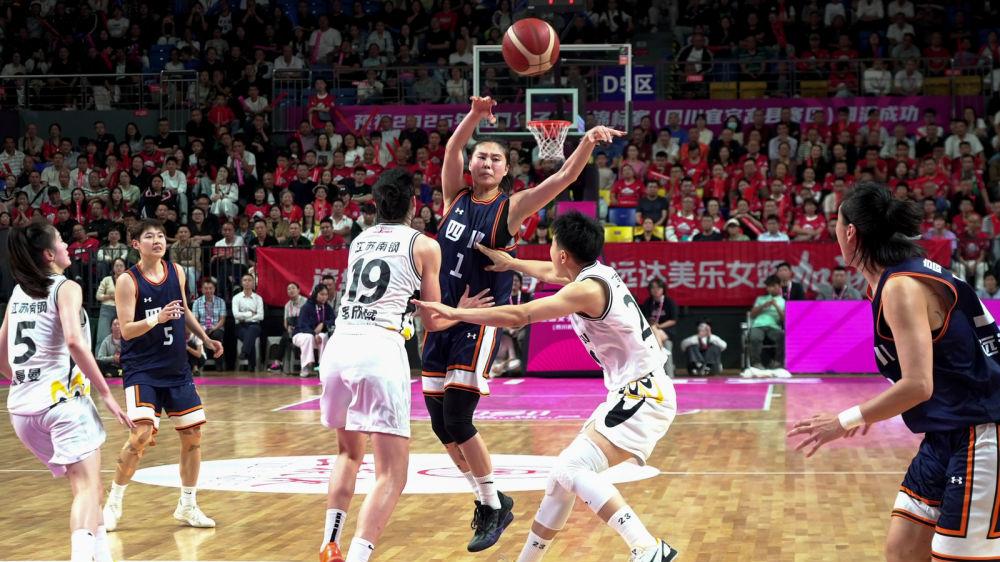 四川女篮王朝无解！四连冠只是起点，韩旭26分诠释统治力