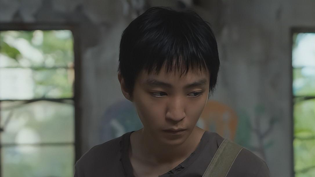 同样是演“电刑”，把王源、王一博与张译放一起对比，差距出来了