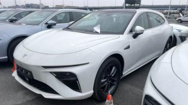 17万的哪吒增程车成了老头乐全国多地的哪吒车主很焦虑