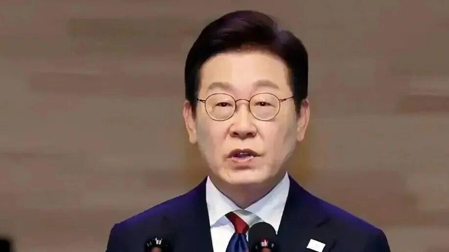 普京四天访华抢尽风头，特朗普坐不住？李在明成“神秘牌”