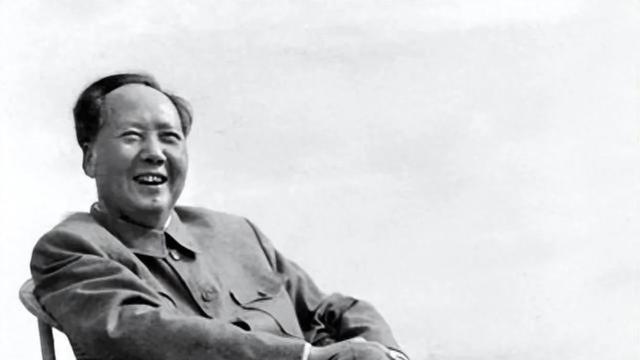 陈毅拟定五个方案，毛主席理都不理，陈毅大悟：把指挥权交给粟裕