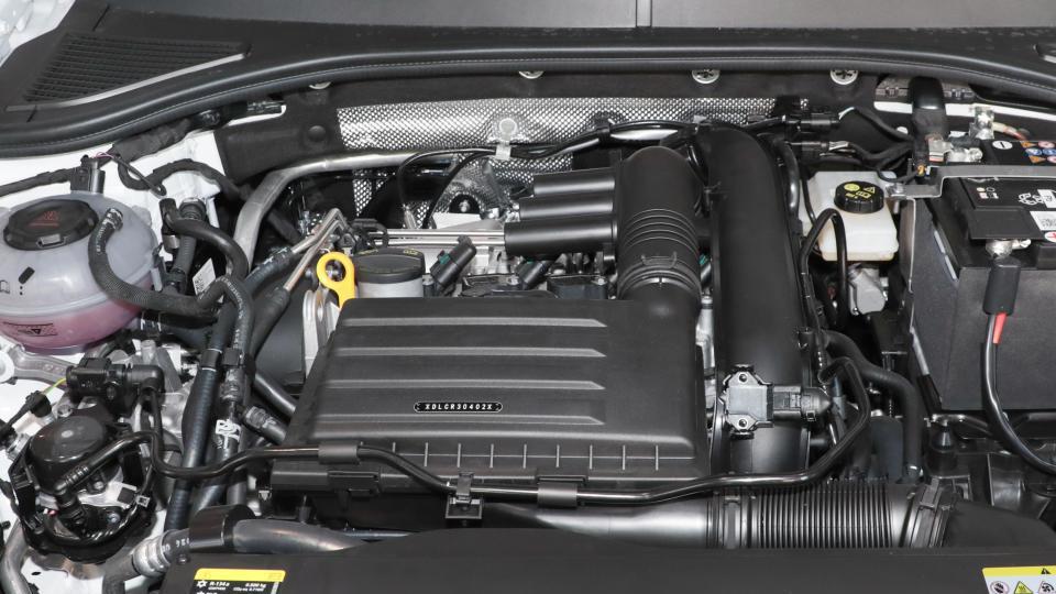 德系良心家轿又跌价！下探到5.69万起，油耗5.76L，性价比确实高