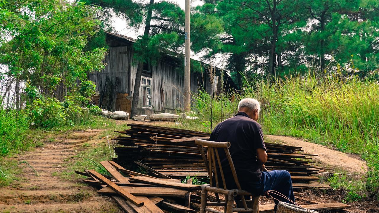 千万单身男性在农村，他们的未来何解？