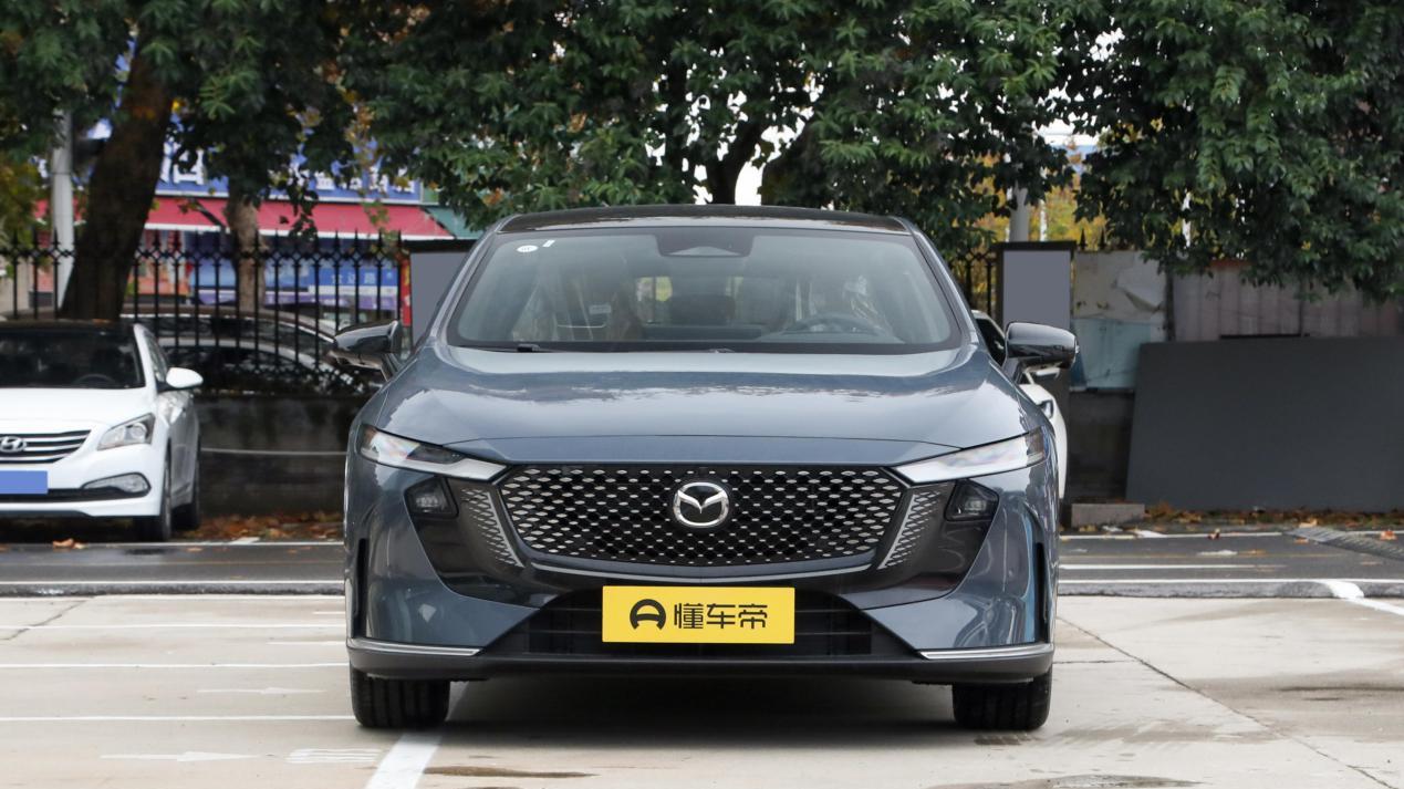 马自达EZ-6：4921mm车长+2895mm轴距+8155芯片，增程B级车新选择