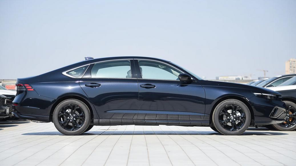 不花里胡哨堆配置，全系搭载1.5T+CVT，预算15万家用车绕不过ta