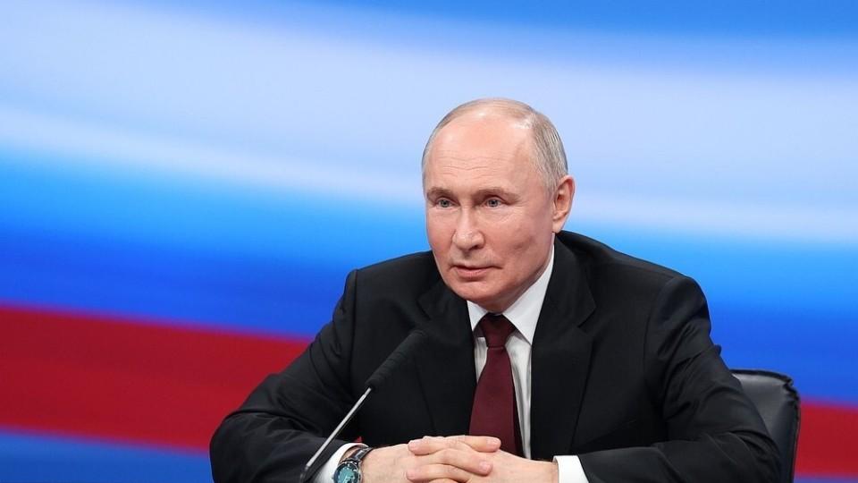 卢顿两州公投有效，而泽连斯基地位非法，普京的比乌克兰宪法权威