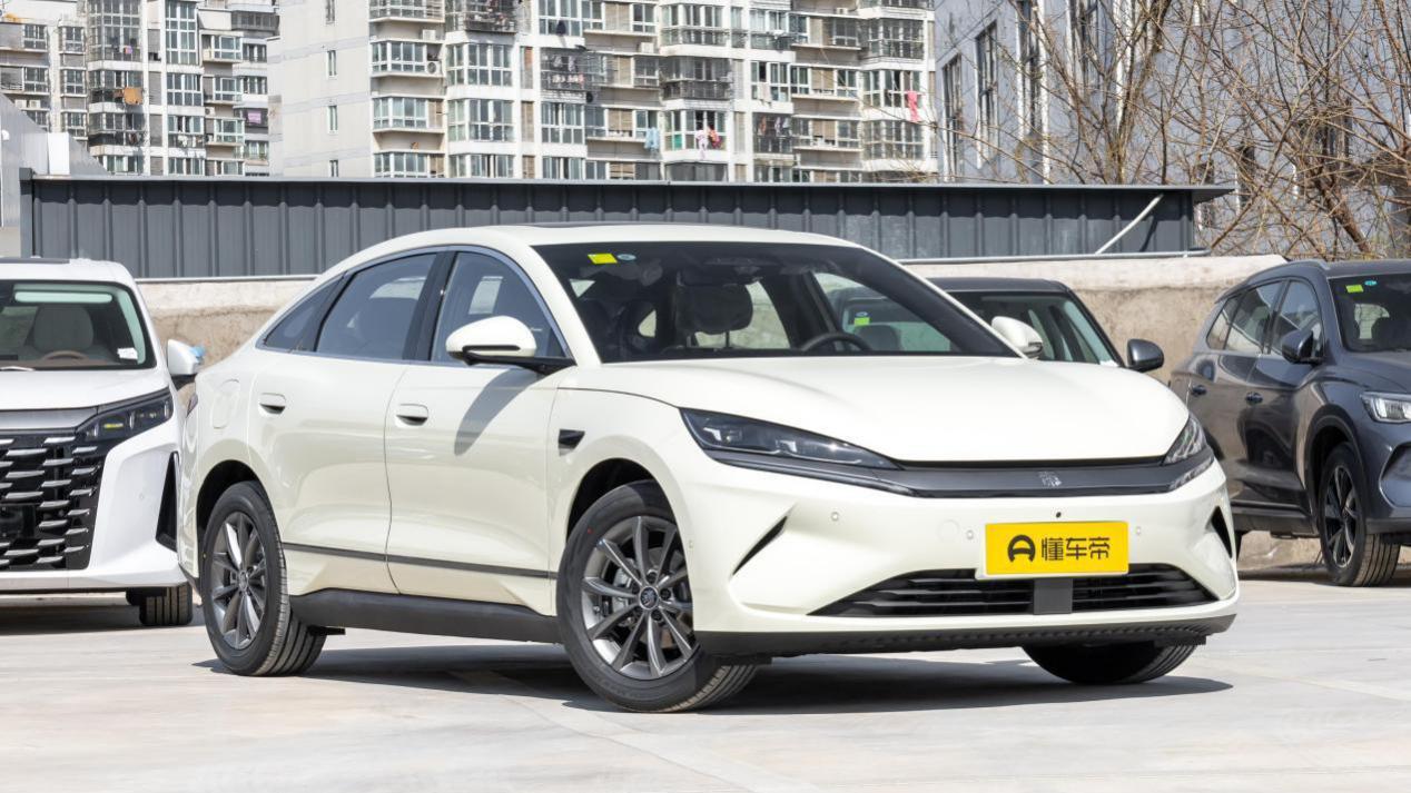 比亚迪 秦L EV上市，续航545km，还带高阶智驾！适合哪些用户群体？