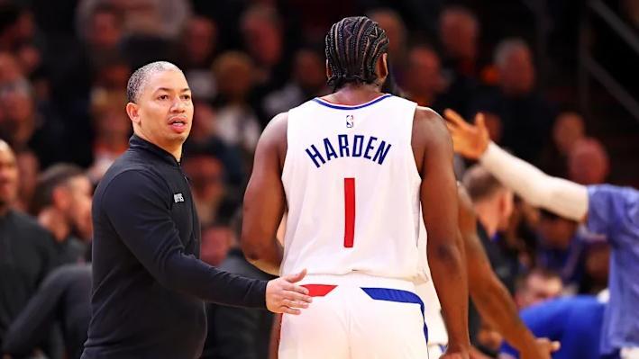 杨毅：深陷泥潭的哈登，姗姗来迟的共情