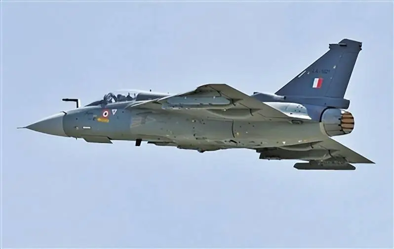 从1983到2025：印度“光辉”战机33年研发路，为何终成“拼装悲剧”