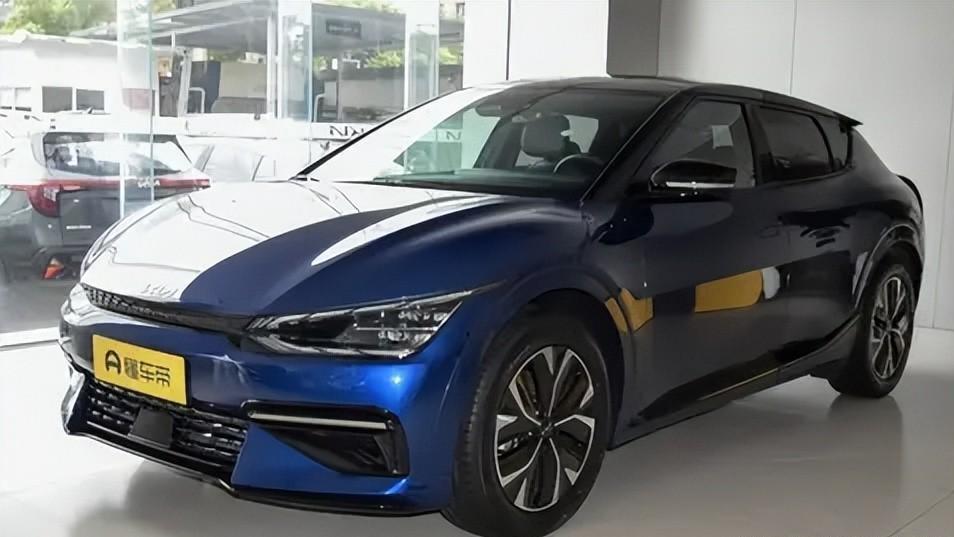 新车｜最高续航630公里，起亚EV4 Hatchback实车，三厢版21万元起