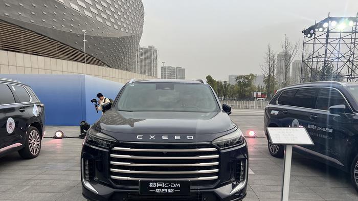 尺寸和续航对等理想L8，这台中大型SUV只要20万