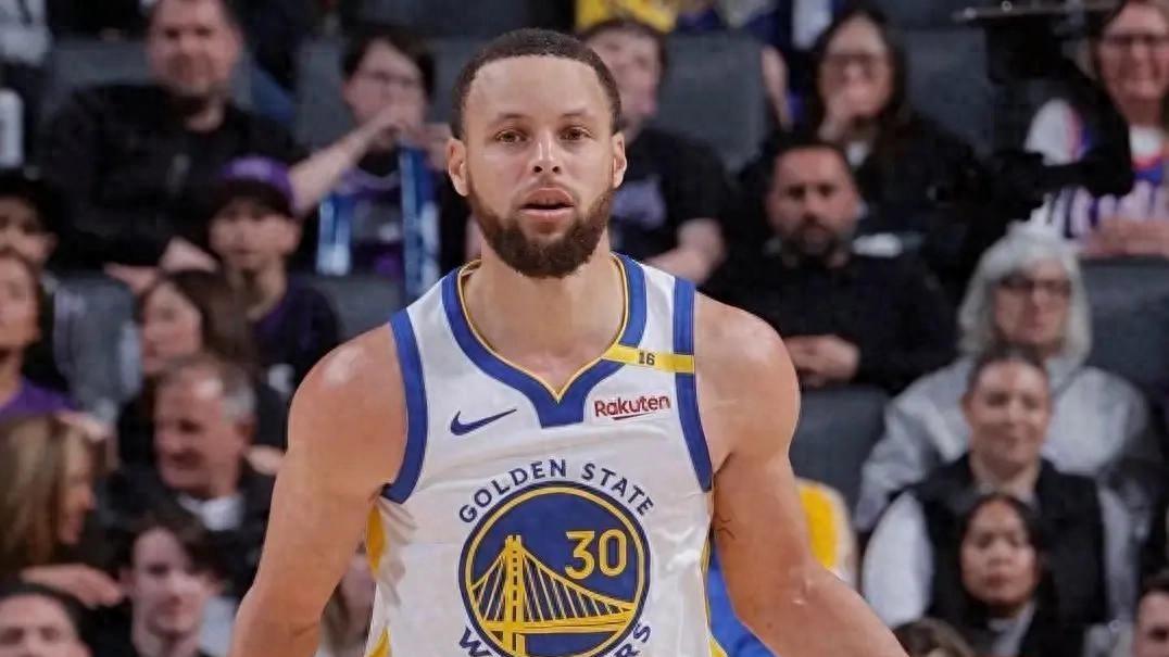 就在今天！36岁库里再创1大神迹，刷新历史第一纪录，前无古人！