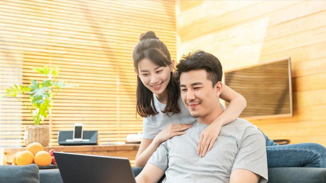 夫妻的“最佳年龄差”是几岁？相差这个数的夫妻，婚姻幸福指数很高